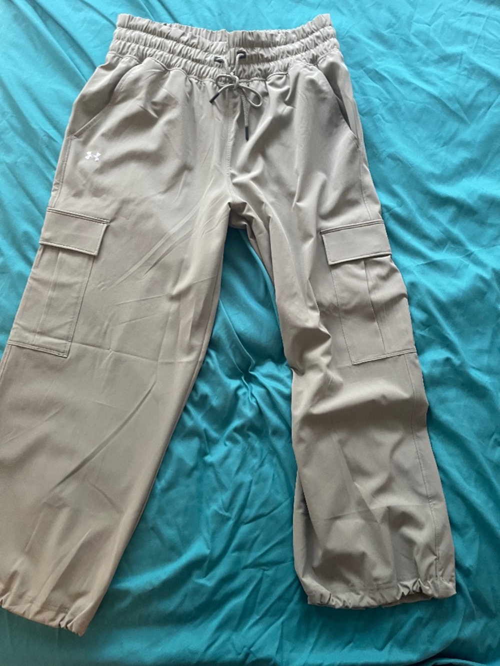 Women’s Under Armour Woven Hiking Pants NWT